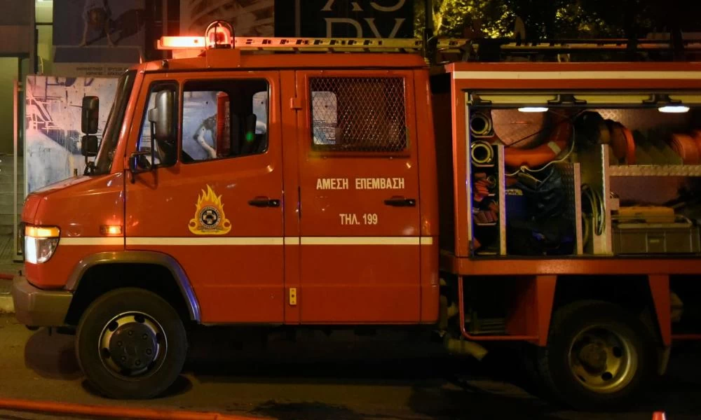 Φωτιά σε μεζεδοπωλείο στα Εξάρχεια